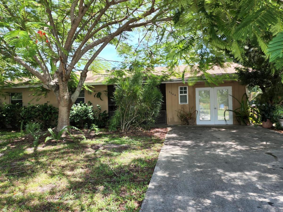 Pool Home Near Beach And River Fort Pierce Exterior photo