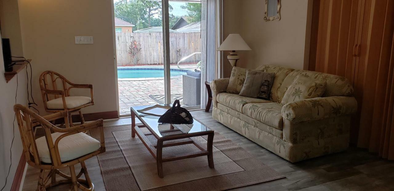 Pool Home Near Beach And River Fort Pierce Exterior photo