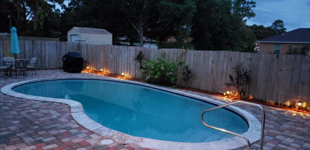 Pool Home Near Beach And River Fort Pierce Exterior photo